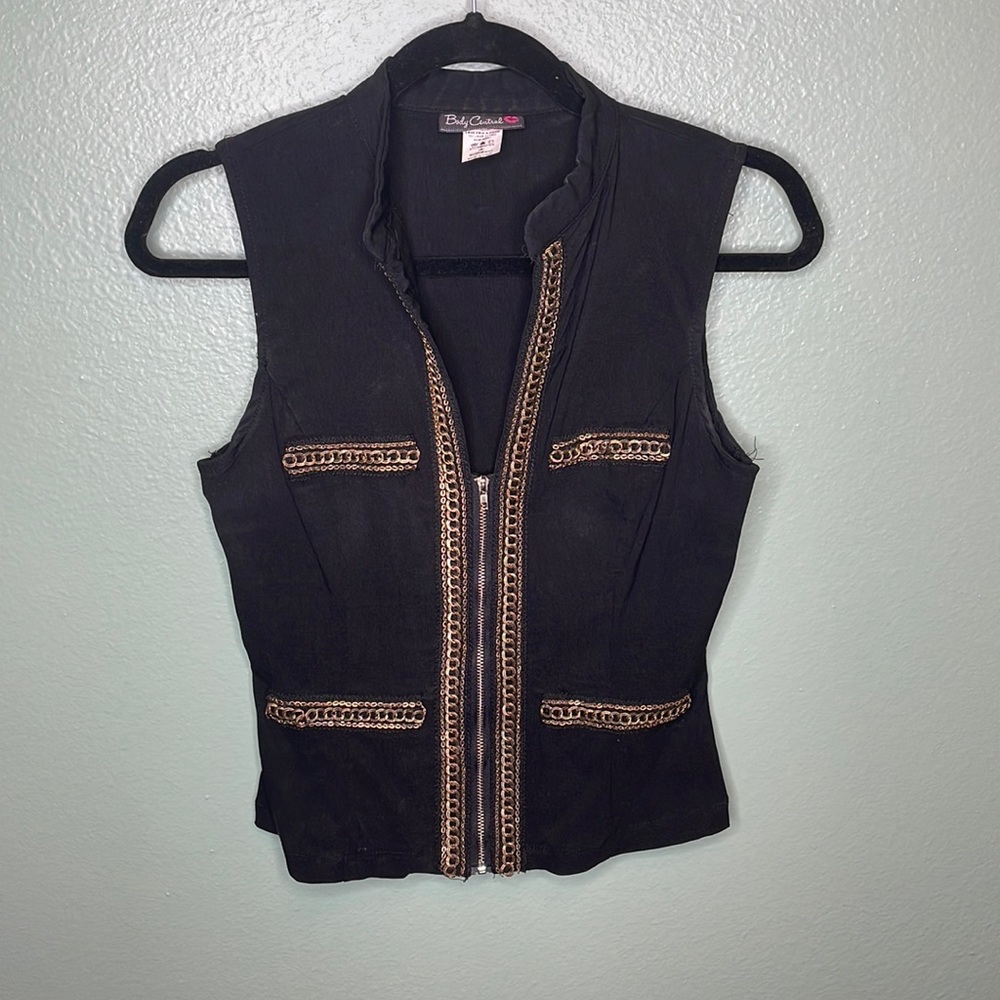 Cute blouse for a night out!